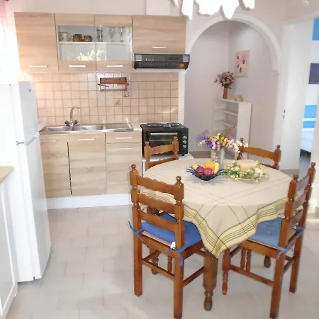 Apartment Sirios Apraos